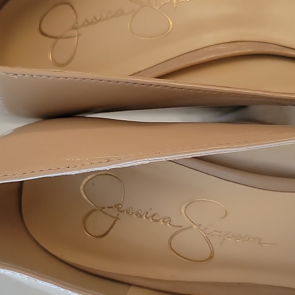 Elegant Nude Pumps Worn Once - Picture 2 of 8